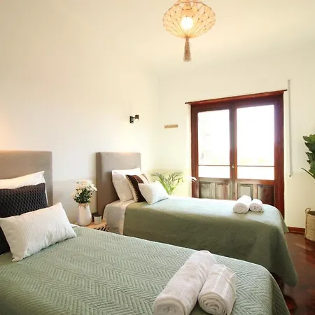 Caparica Luz Beach & Surf - Free Wifi Free Parking דירה קוסטה דה קפאריקה